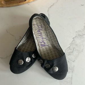 Blowfish size 8 flats